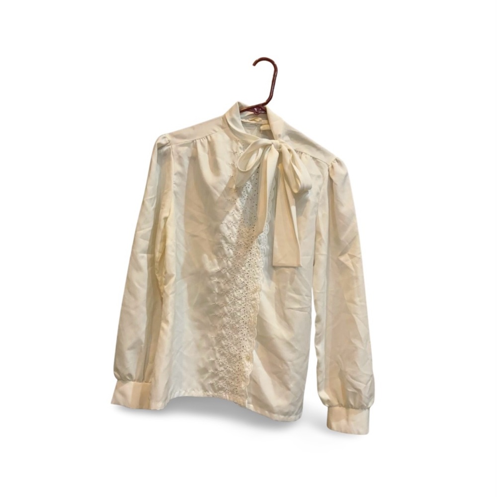 Vintage Cream Eyelet Lace Blouse with Bow Detail – Cottagecore Top